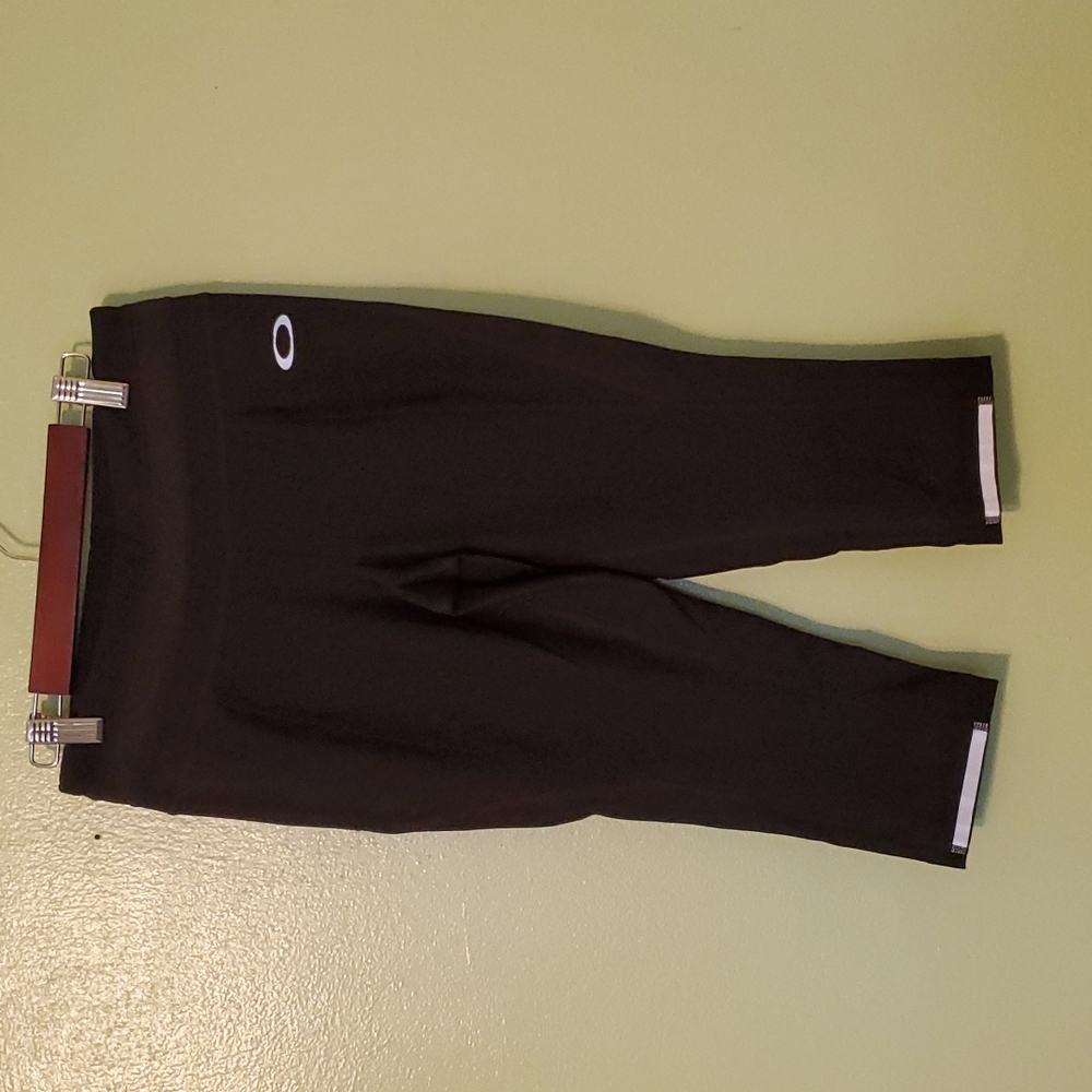 Oakley- Black Capri Legging - S